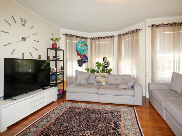 5 Marlboro St, Belmont MA 02478