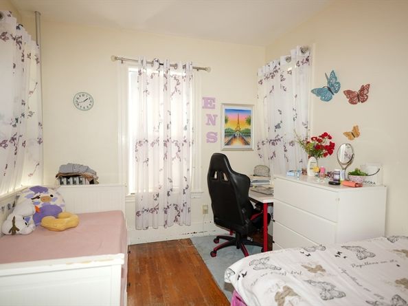 5 Marlboro St, Belmont MA 02478