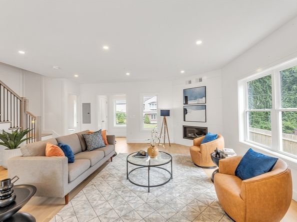 47 Corbett Ave 47, Dedham MA 02026