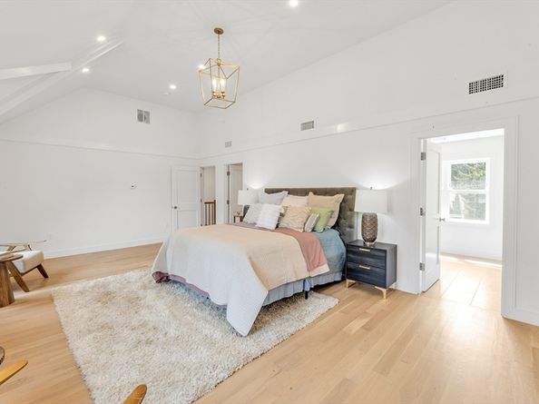 47 Corbett Ave 47, Dedham MA 02026