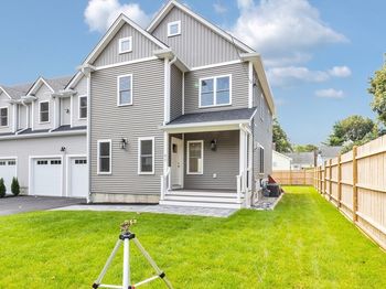 47 Corbett Ave