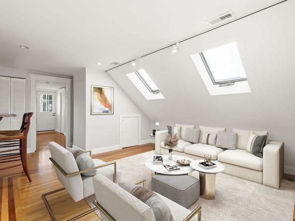 52 Metropolitan Ave 3, Boston MA 02131