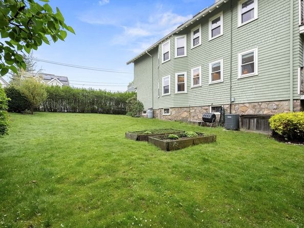 52 Metropolitan Ave 3, Boston MA 02131