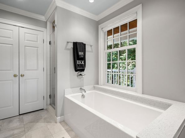 10 Cartwright Road, Wellesley MA 02482