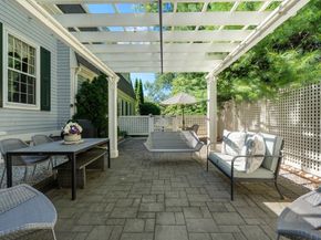 10 Cartwright Road, Wellesley MA 02482