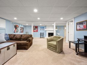 10 Cartwright Road, Wellesley MA 02482