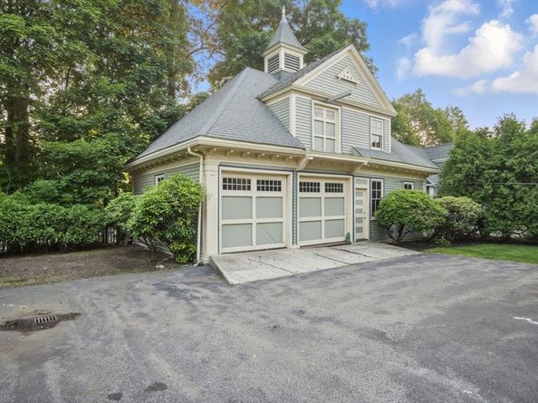 9 Arlington Rd, Woburn MA 01801