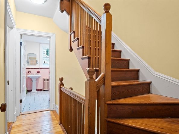 9 Arlington Rd, Woburn MA 01801