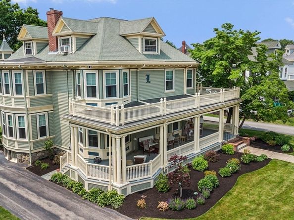 9 Arlington Rd, Woburn MA 01801