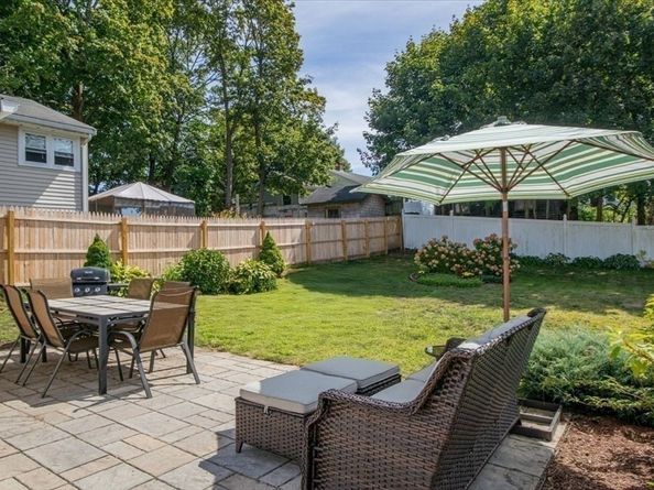 41 Arlington Rd, Dedham MA 02026