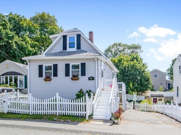 41 Arlington Rd, Dedham MA 02026