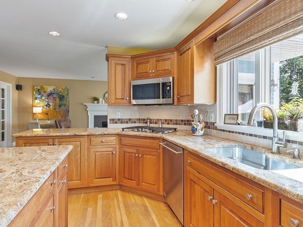 144 Harrington Ave, Concord MA 01742