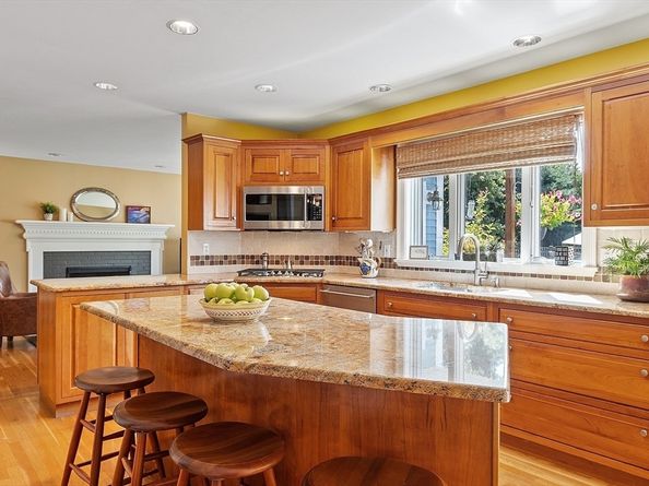 144 Harrington Ave, Concord MA 01742