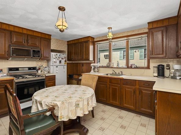 61 Everett St, Everett MA 02149
