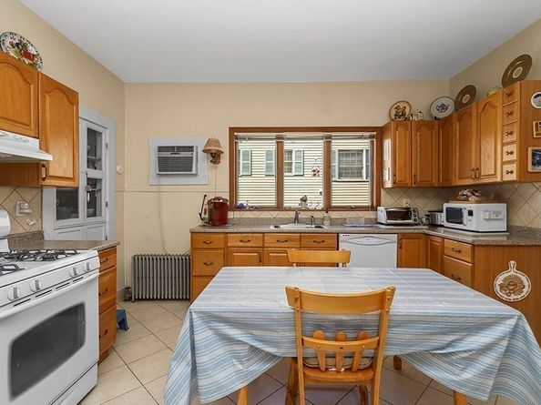 61 Everett St, Everett MA 02149