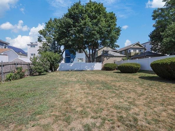 61 Everett St, Everett MA 02149