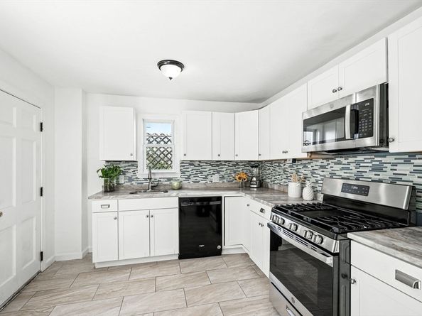 6 Williams Pl, Lynn MA 01902