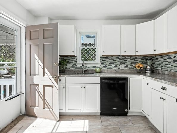6 Williams Pl, Lynn MA 01902