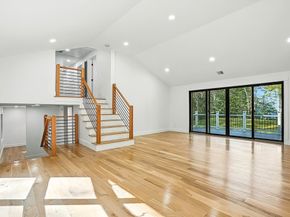 68 Pearl St, Upton MA 01568
