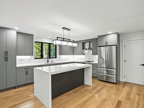 68 Pearl St, Upton MA 01568