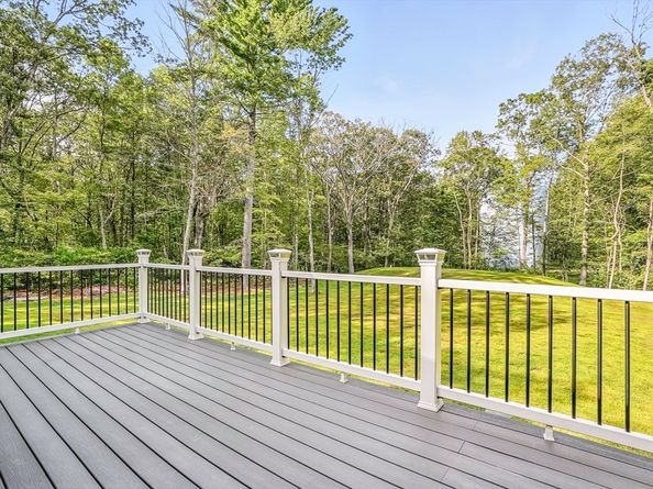 68 Pearl St, Upton MA 01568