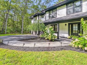 68 Pearl St, Upton MA 01568