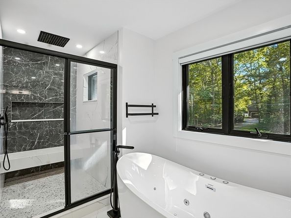 68 Pearl St, Upton MA 01568
