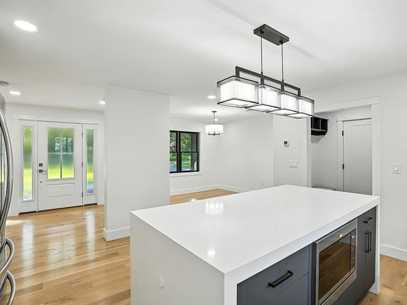 68 Pearl St, Upton MA 01568