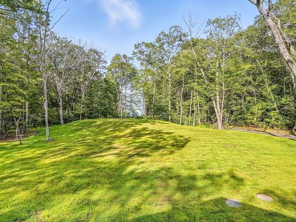 68 Pearl St, Upton MA 01568