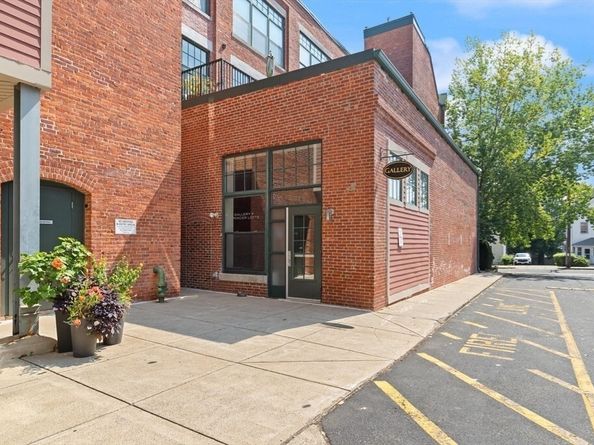 60 Dudley St 303, Chelsea MA 02150