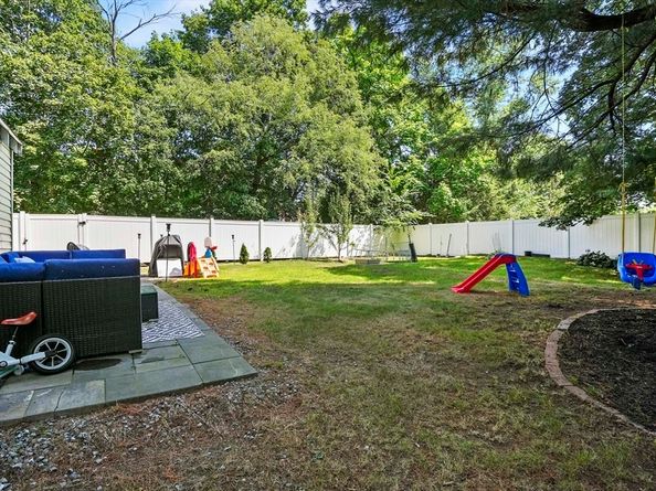 29 Bennett Lane, Lancaster MA 01523
