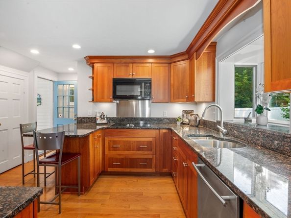 27 Concord St, Needham MA 02494