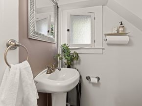 22 Union Street 1, Reading MA 01867