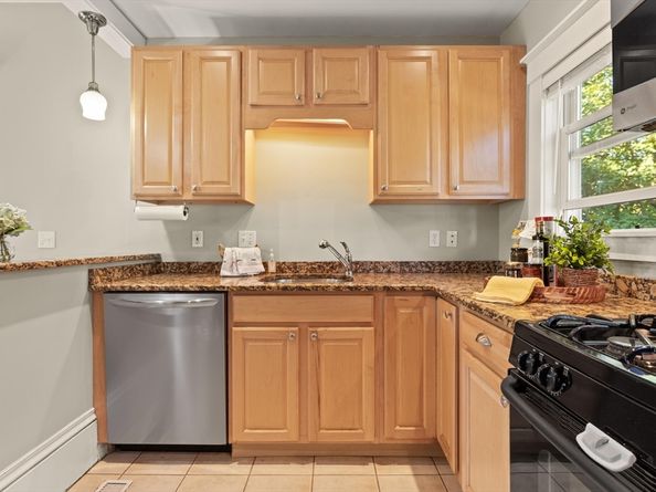 22 Union Street 1, Reading MA 01867