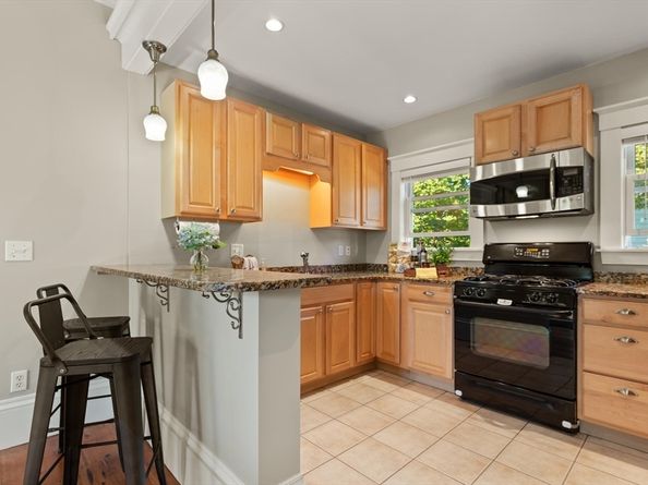 22 Union Street 1, Reading MA 01867