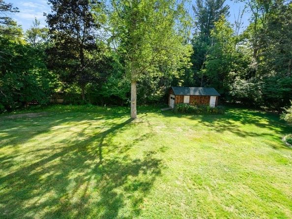 7 Old Brook Dr, Worcester MA 01609
