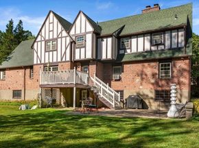 7 Old Brook Dr, Worcester MA 01609