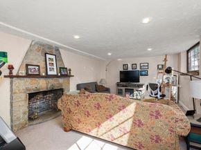 7 Old Brook Dr, Worcester MA 01609