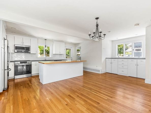 183 Grant Ave, Dedham MA 02026