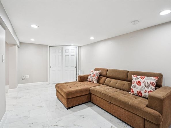 152 Saratoga St, Boston MA 02128