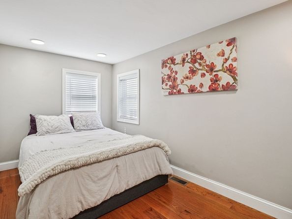 152 Saratoga St, Boston MA 02128