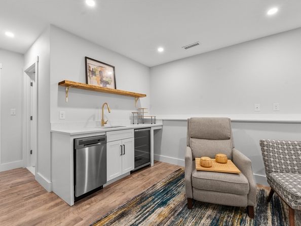 118 Spring St 1, Watertown MA 02472