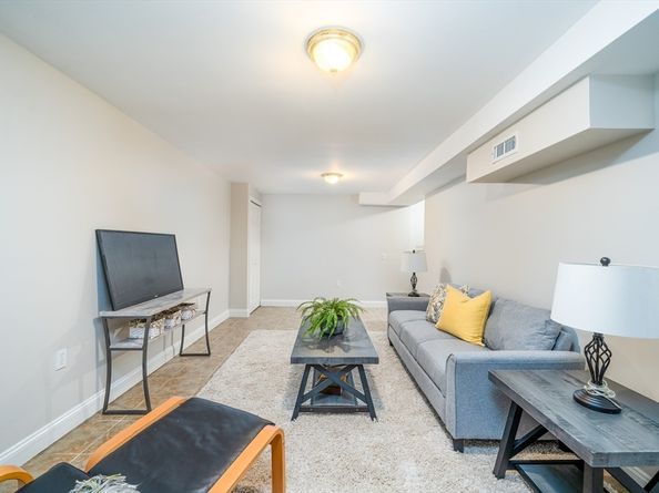 185 Arsenal St, Watertown MA 02472