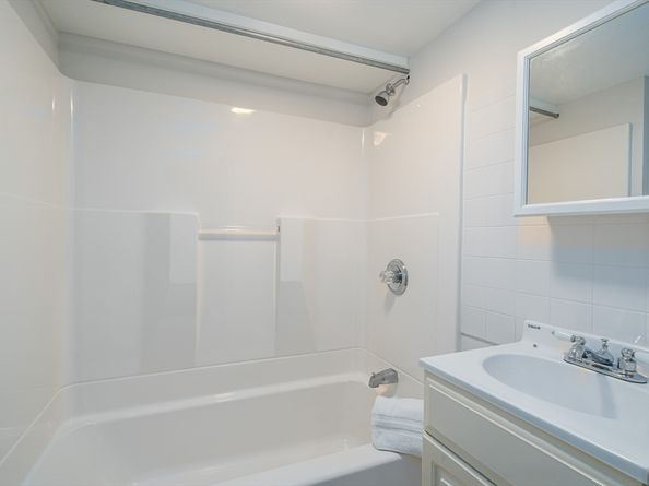 185 Arsenal St, Watertown MA 02472