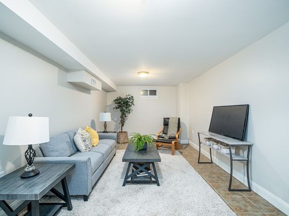 185 Arsenal St, Watertown MA 02472
