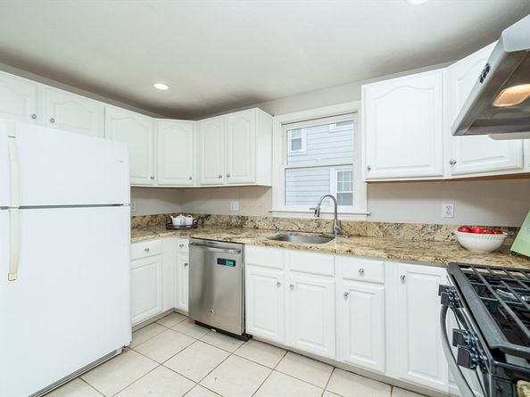 185 Arsenal St, Watertown MA 02472
