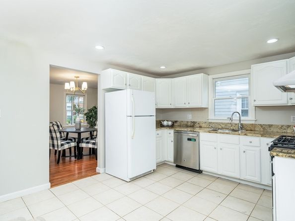 185 Arsenal St, Watertown MA 02472