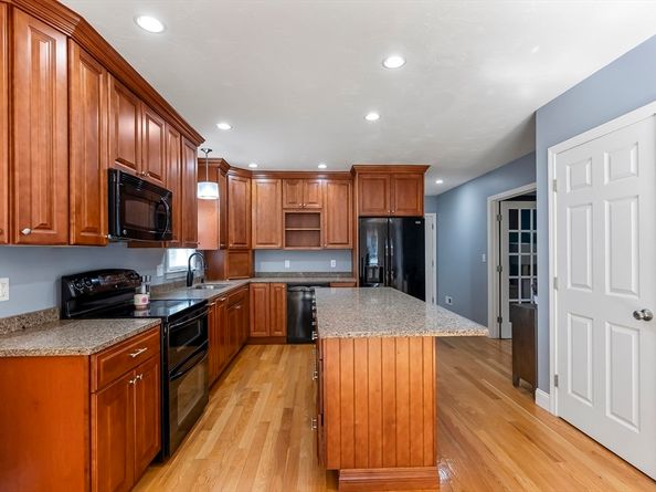 6 Priscilla Rd, Duxbury MA 02332