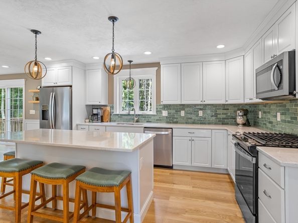 49 Warren St, Upton MA 01568