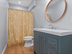 49 Warren St, Upton MA 01568